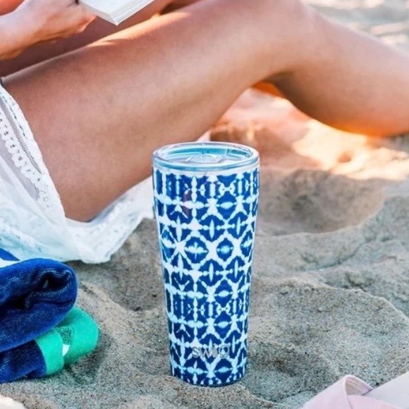 Swig Life Other - Swig 32oz Tumbler Indigo Isles Ikat Blue White Triple Insulated Stainless Steel